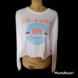 NWT Friends Cropped top Sz L- Von Maur